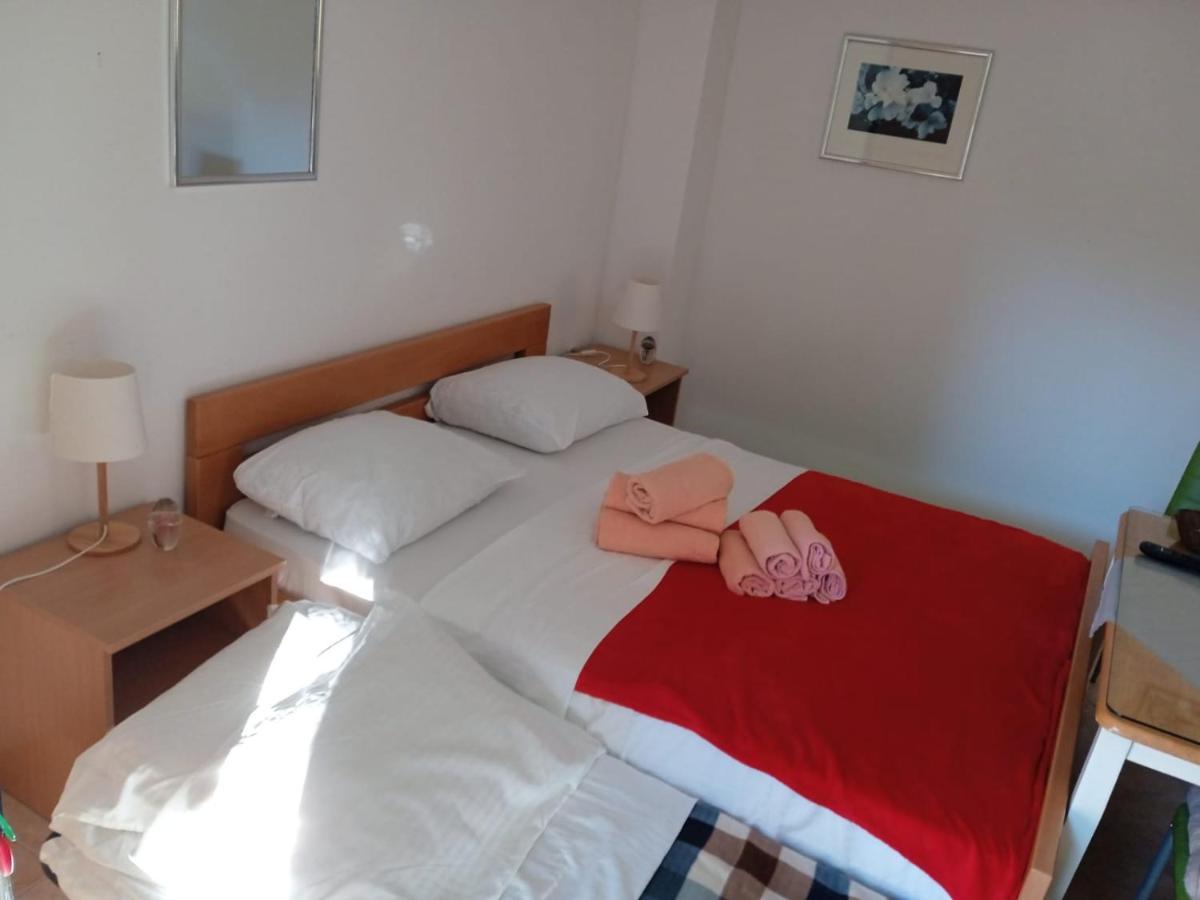 Apartmani L&Z Petrcane Exterior foto